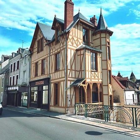 Logis Hotel La Maison A Pan De Bois Vierzon Εξωτερικό φωτογραφία
