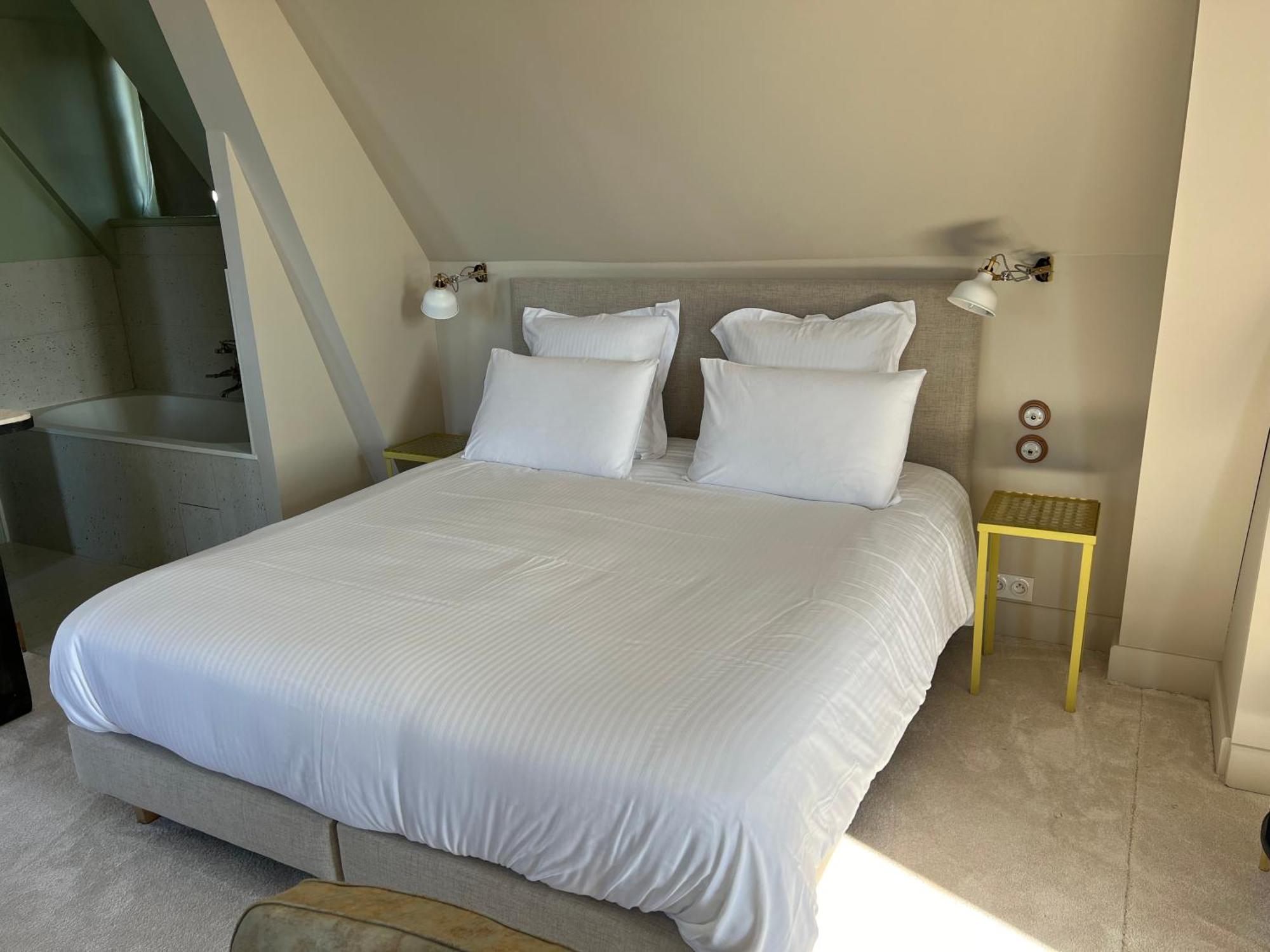 Logis Hotel La Maison A Pan De Bois Vierzon Εξωτερικό φωτογραφία