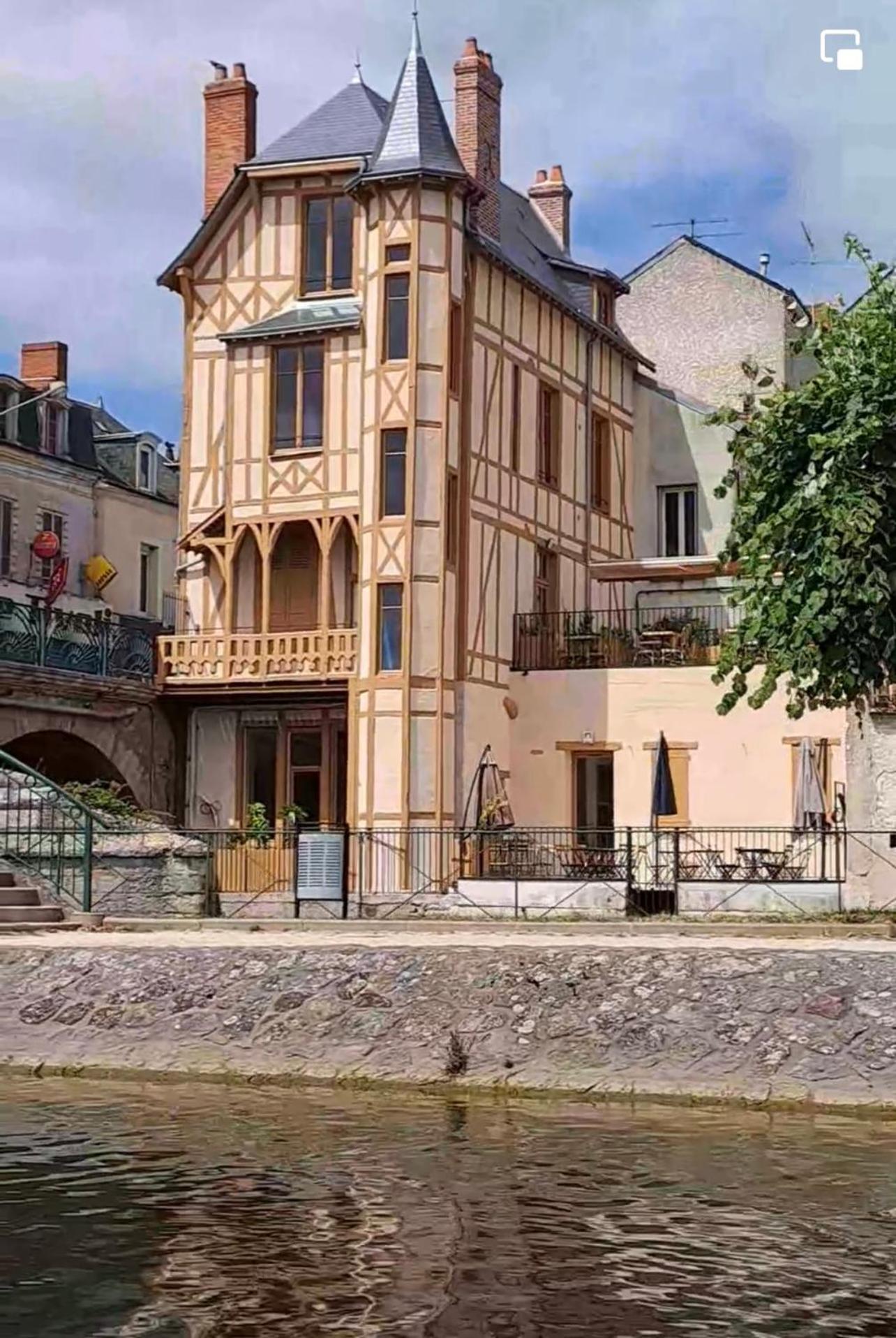 Logis Hotel La Maison A Pan De Bois Vierzon Εξωτερικό φωτογραφία